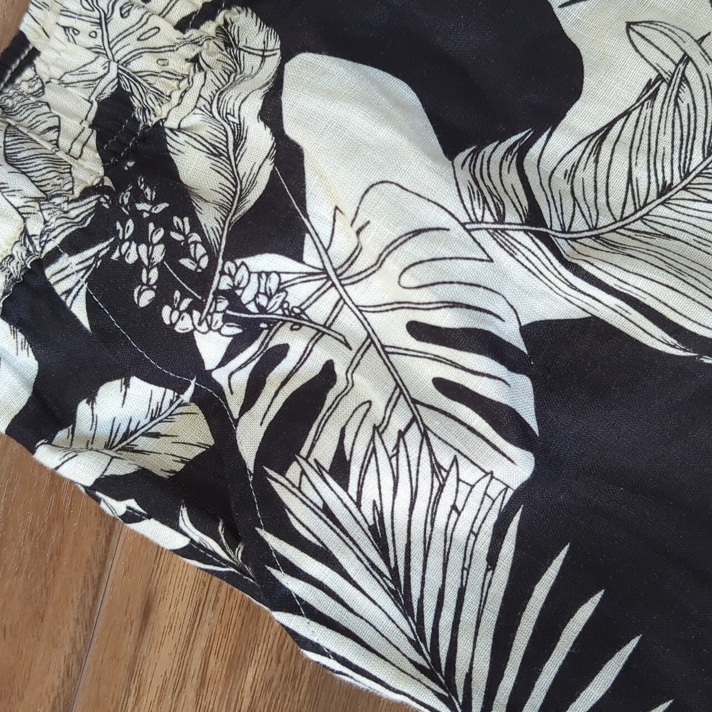 100% Linen Wide Leg Cropped Leaf Graphic Pants - Picture 4 of 8